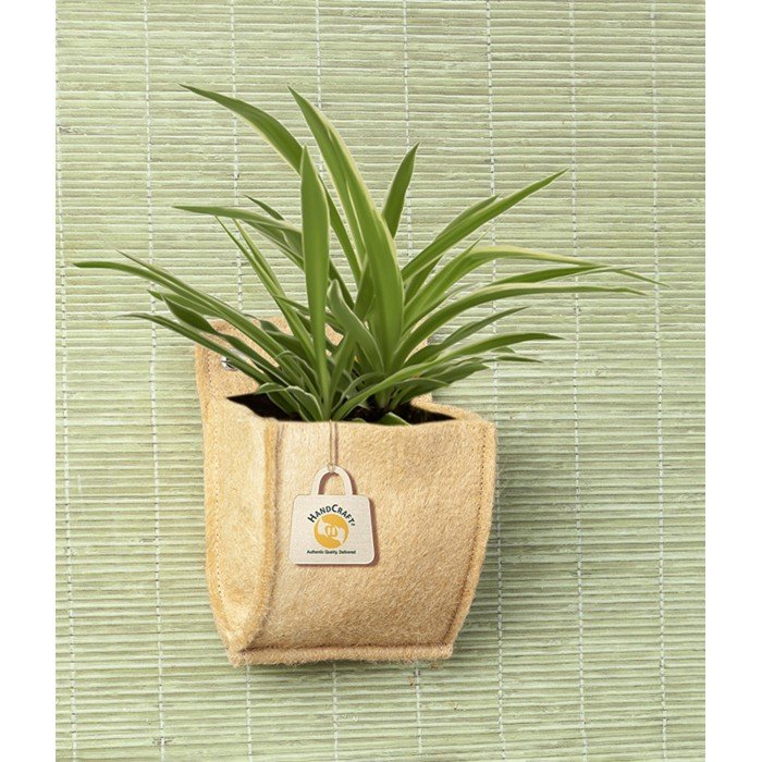 https://handcraftcustom.com/wp-content/uploads/2022/08/wall-hanging-jute-planter.jpg