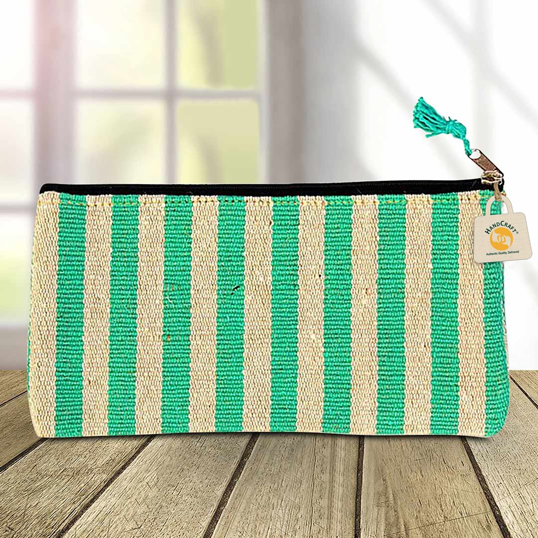 Green patterned zip pouch.